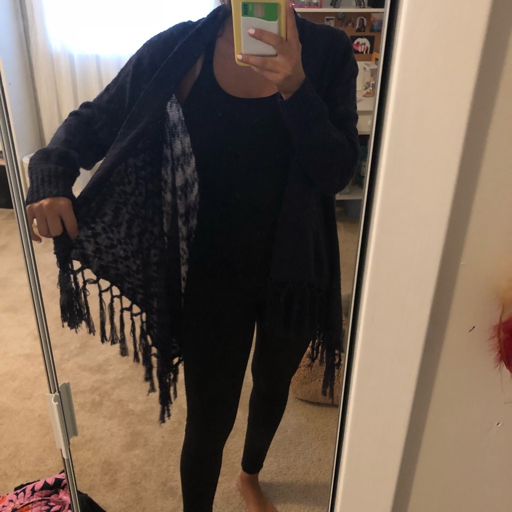 Sweater - Picture 2 of 4